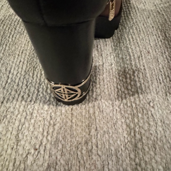 Antonio Melani ankle boots size 8 . Never worn open box. - Picture 6 of 8